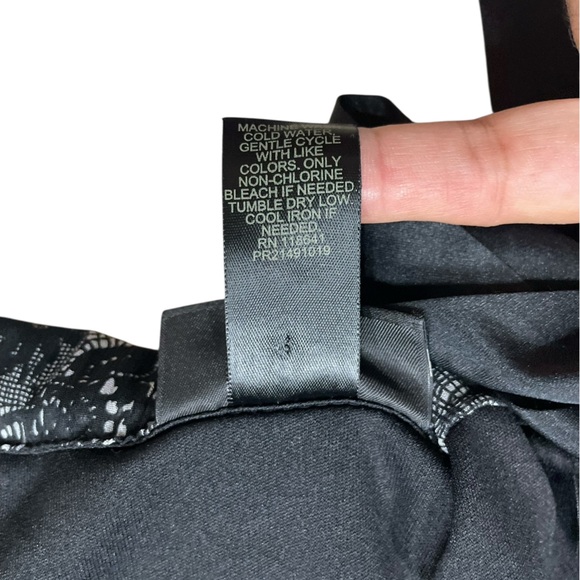 EUC Lane Bryant Tiered Floral Blouse with Ribbon Tie at Neck (G-1) - Picture 6 of 7